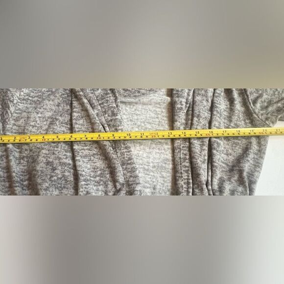 Born Shawl Collar Robe Sz L/XL Gray Pockets Knee Length - Picture 5 of 7